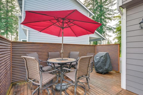 Deck | Gas Grill | Outdoor Seating & Dining | Lounge Chairs
