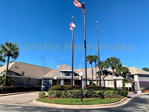 Clubhouse: a comfy spot with tables, chairs, and internet 