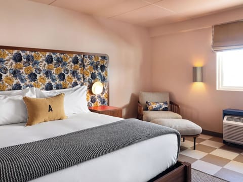 Unit with King size bed