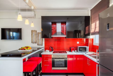 Dining and cooking facilities