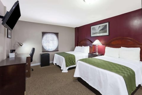 Unit with 2 Queen beds.Exact unit will be assigned upon arrival.