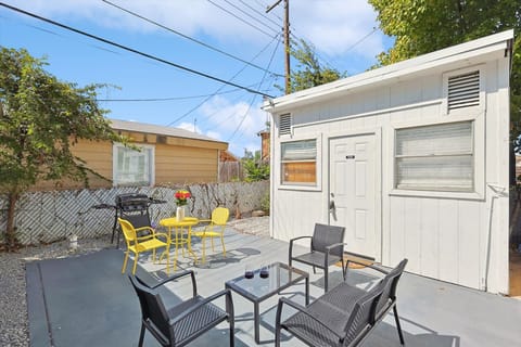 Charming Shared Patio Retreat!