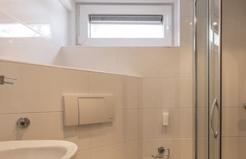 Bungalowpark Simpelveld – Alpha 64 Toilet and Bathroom