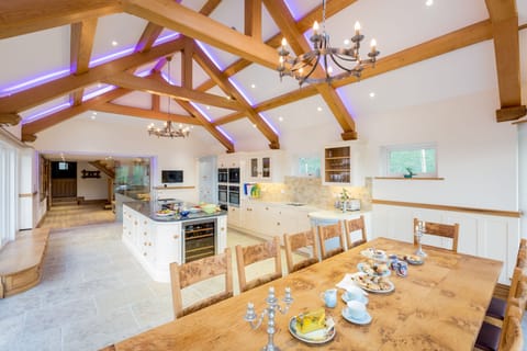 Waternook - Kitchen & Dining Area