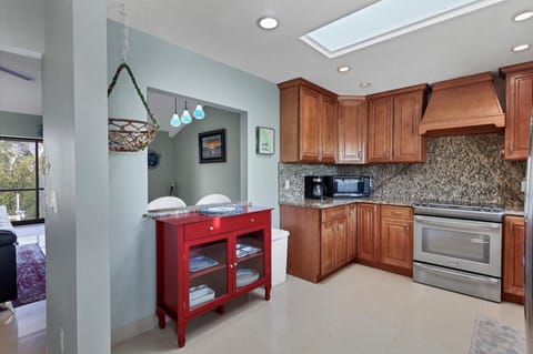 Blue Crane by FVC - Kitchen