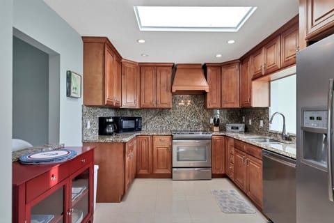 Blue Crane by FVC - Kitchen