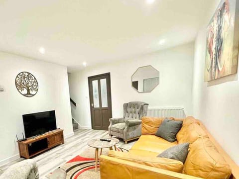 Living Room / Lounge