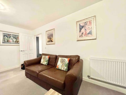 Spacious lounge and seating area. 

Bellaire Stays
E: chantelle@bellairestays.co.uk
M: +44 (0) 1233427815