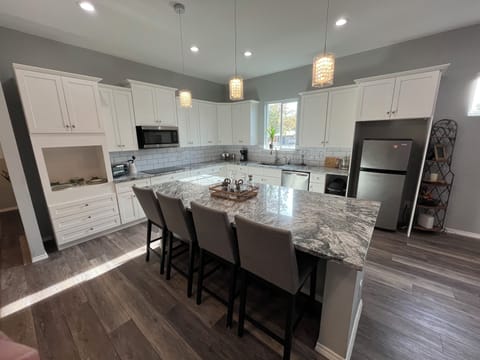 Open bar seating welcome to cocktail parties!!