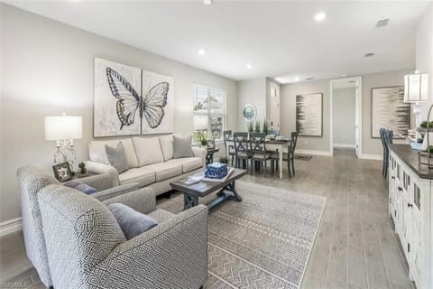 Living/Dining Area