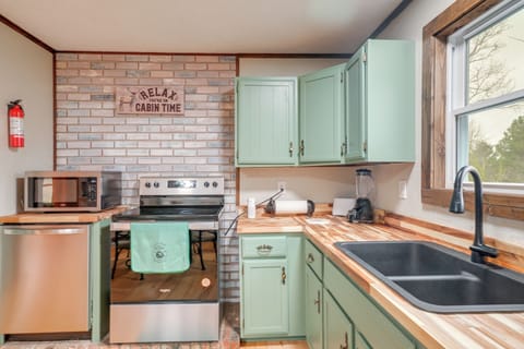 Kitchen | Toaster | Blender | Spices | 1st Floor