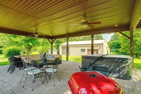 Licking Vacation Rental | 3BR | 2BA | 1,500 Sq Ft | 4 Steps to Enter