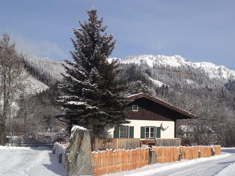 Vacation home - Log cabin Abendrot - Kurzbucher - Heisshof Farm Stay in Schladming