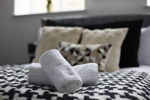 A thoughtfully furnished double bedroom, perfect for a comfortable and relaxing stay.