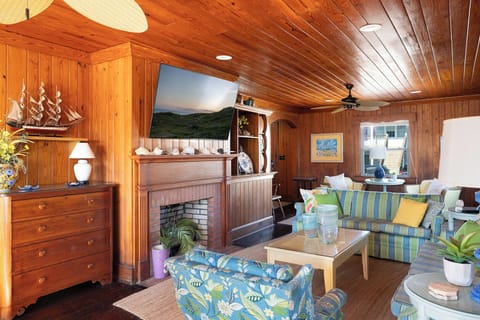Welcome to Mama's Cottage!