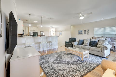 Living Space | 1st Floor | Free WiFi | Central A/C & Heating