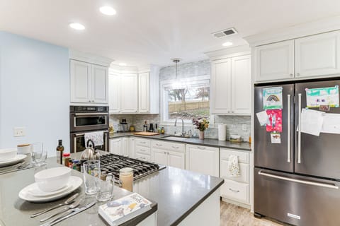 Kitchen | Single-Story Home | Central A/C & Heat