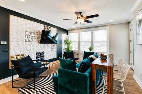 4405 Kentucky- Living Room