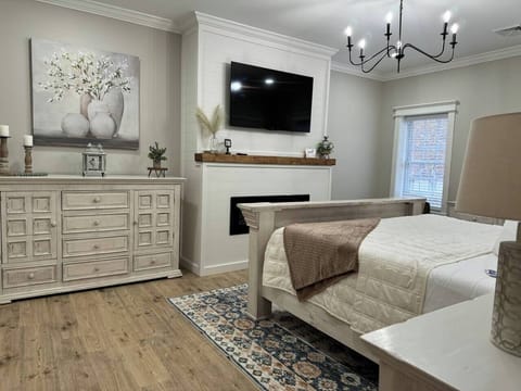 The Sagewood Retreat King Bed