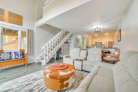 Harbor Springs Vacation Rental | 3BR | 2BA | Steps to Enter | 1,300 Sq Ft