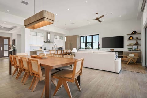 1733178622918-3302-8