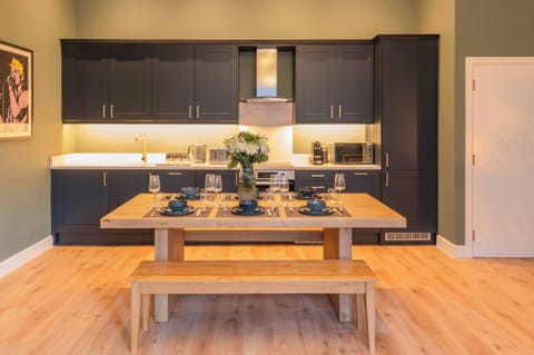 The Georgian Abode at Catharine I, Liverpool - Host & Stay