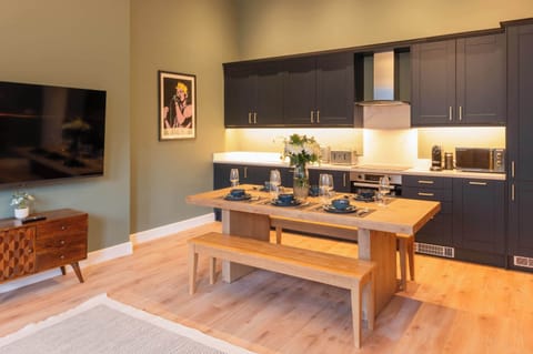 The Georgian Abode at Catharine I, Liverpool - Host & Stay