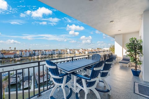 The Harbor 409 Balcony