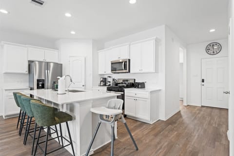 Open Plan fully equipped Kitchen