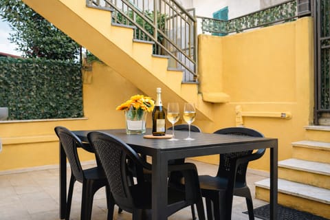 La Casetta del Vicolo private terrace and free public parking nearby Apartment in La Spezia