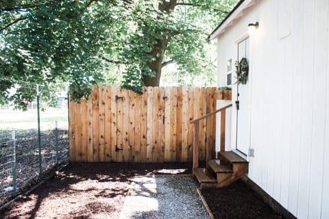 Exterior/Entrance