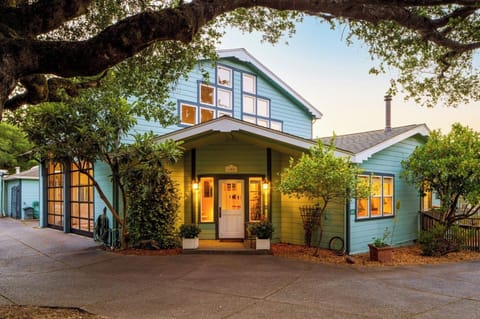 This is the main entrance. The private entrance to JJ's Place is around the back