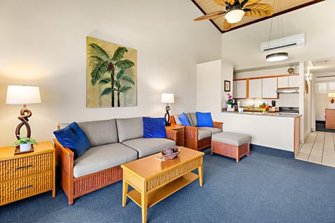 deep blue hues for tropical feel