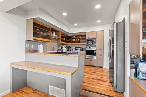 Silver Belle 1117: Bar Seating (*chairs available-not pictured)