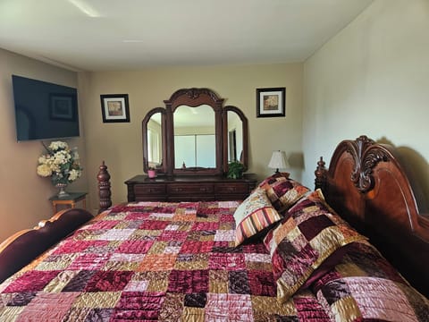 Master bedroom king bed