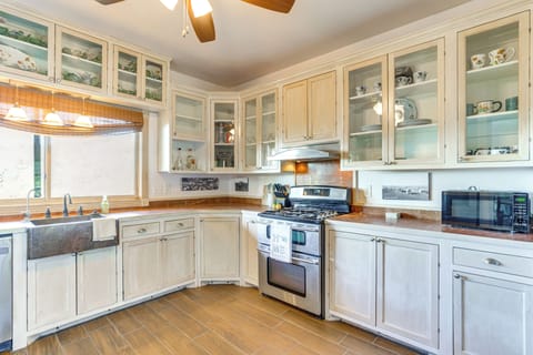 Kitchen | 1st Floor | Keurig Coffee Maker | Air Fryer | Cooking Basics