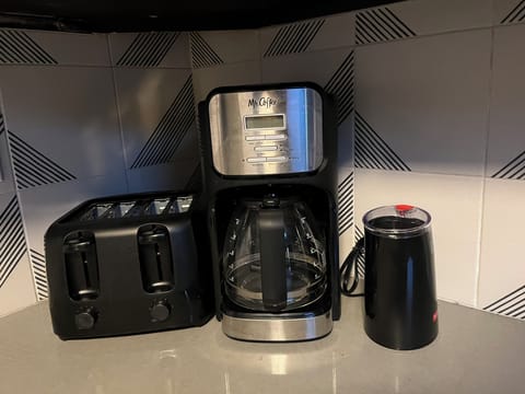 Toaster, Coffee Machine & Coffee Bean Grinder