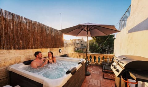 Rooftop with private hot tub and BBQ