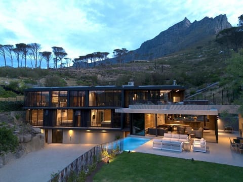 Welcome to Tarentaal Kloof, your serene mountain home in the heart of Cape Town.