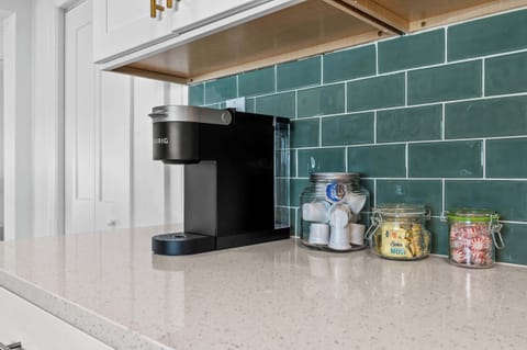 We provide starter kcups for you!