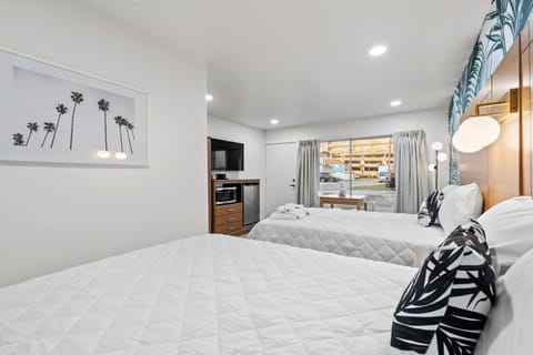 Located on the ground level, this studio offers easy access to the parking lot for added convenience.