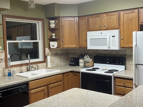 Fully equipped kitchen