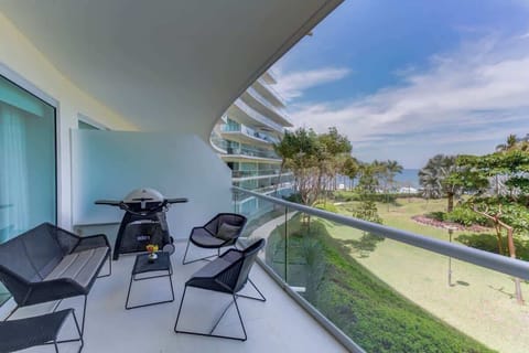 Private terrace lounge and grill with a sea view!