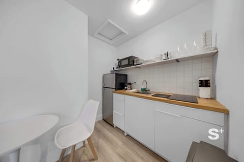 Kitchen and Dinning area