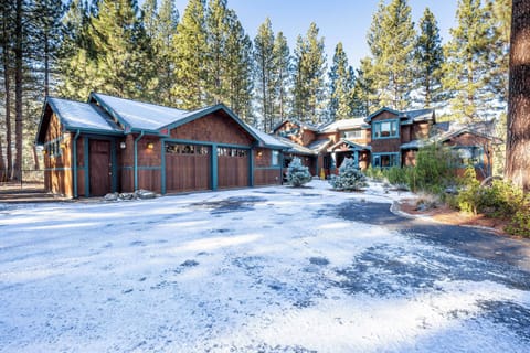 Plenty of parking for multiple vehicles and trailers.