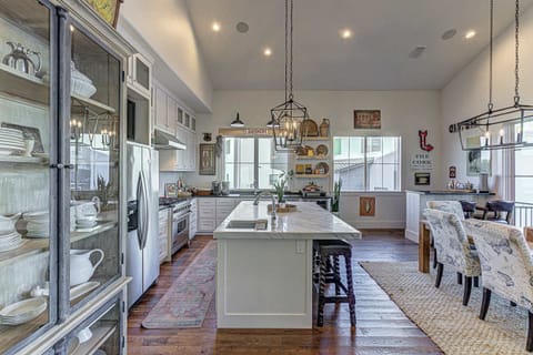 Fully equipped kitchen