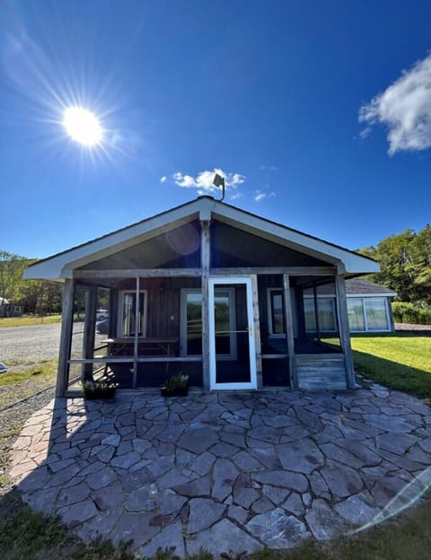 Welcome to Lakeside Luxury Cottage!