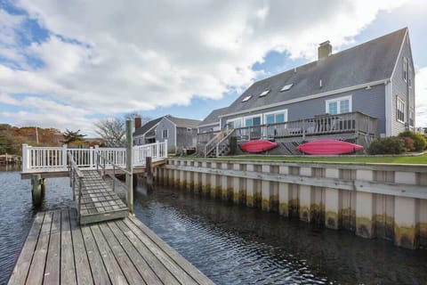 Welcome to Dockside Delight
