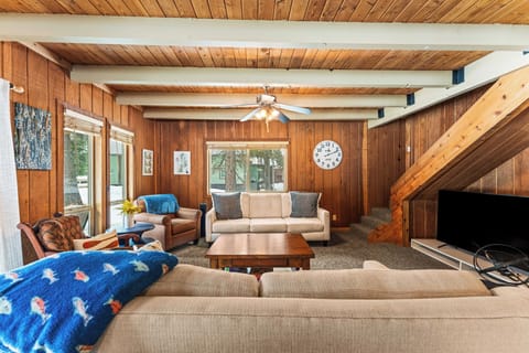 2147 W Mountain Rd-11