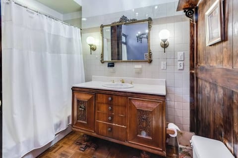 Carnival Royalty at Historic Guest House Hotel in Faubourg Marigny